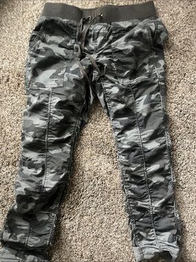 Baggy Capri Style Camo Pants
